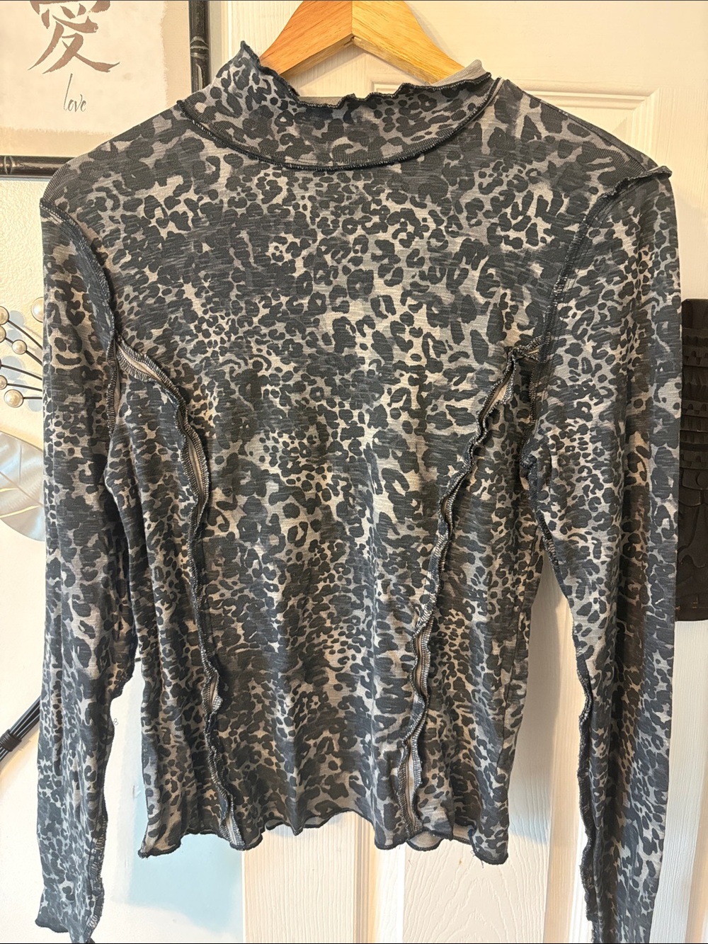 Pilcro  Women's Long-Sleeve Gray Leopard Print Mock Neck Top